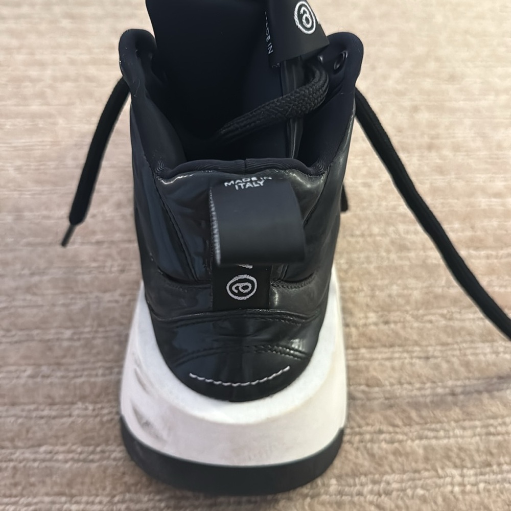 Maison Margiela warerproof sheakers in black color. Size:39 - Picture 9 of 13